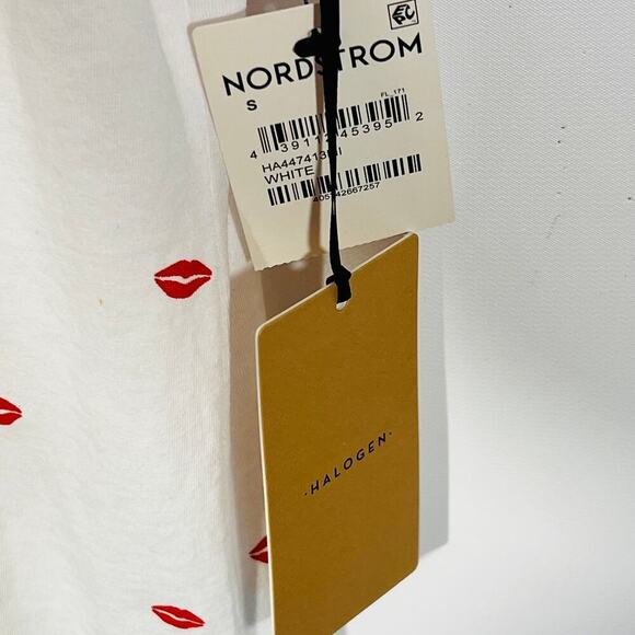 Halogen T Shirt Red Lips Print Size Small - Picture 7 of 9